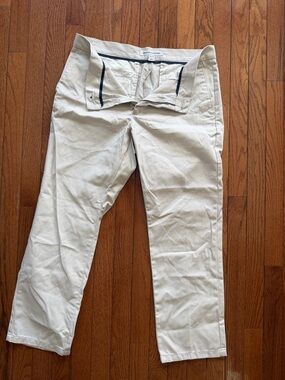 Amazon essentials Men's Cream Chino Pants size 33x29L